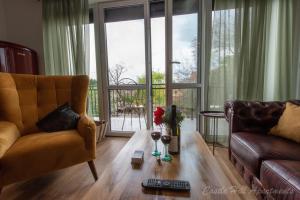 A seating area at Eger Castle Hill Premium Apartments