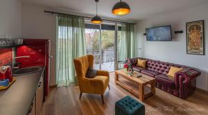 A seating area at Eger Castle Hill Premium Apartments