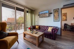 A seating area at Eger Castle Hill Premium Apartments
