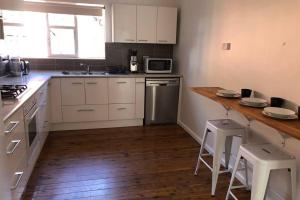 Dapur atau dapur kecil di Young Olive