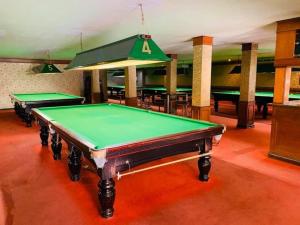 Biliár nebo kulečník v ubytování Million Mansion + 31 fotografií