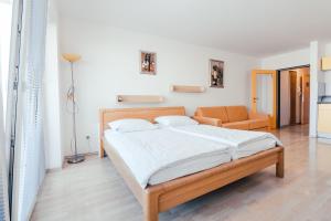 Postel nebo postele na pokoji v ubytování Vila Anna + 37 fotografií