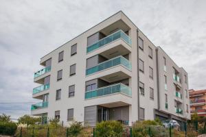 Budova, v ktorej sa apartmán nachádza