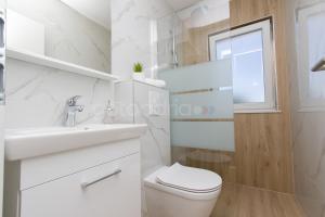 Kúpeľňa v ubytovaní Penthouse With Panoramic View Ally