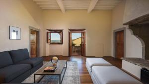 A seating area at CA MAGGIORE 10&2, Emma Villas