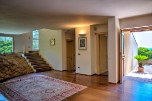 Imagen de la galería de Casa Degli Oleandri 8, Emma Villas, en Foligno