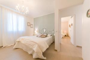 Postel nebo postele na pokoji v ubytování CASA DI EOLO 8&2, Emma Villas