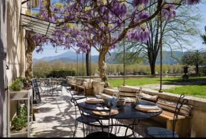 Foto de la galería de Onze Villa in Provence, Mont Ventoux, New Luxury Villa, Private Pool, Stunning views, Outdoor Kitchen, Big Green Egg en Malaucène