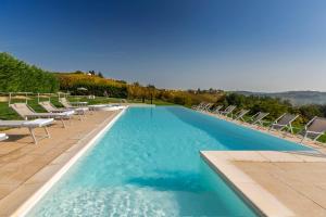 Gallery image of Casale Dell'acero Rosso 10, Emma Villas in Canelli