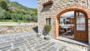 Fotografie z fotogalerie ubytování Dimora La Torre Di Bussotto 11, Emma Villas v destinaci Lupicciana