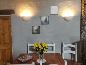 Posezení v ubytování Glenkeel Cottage
