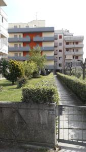 Gallery image of Teresa Apartments Per il Check in Agenzia Viale Francesco Petrarca 391 lido Adriano Ra in Lido Adriano