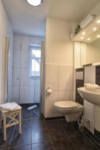 Ένα μπάνιο στο Stadtwohnung 6 +12 φωτογραφίες