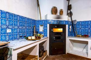 Kuchnia lub aneks kuchenny w obiekcie Villa Alba 12, Emma Villas
