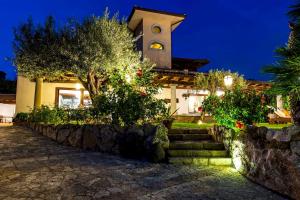 Ogród w obiekcie Villa Alba 12, Emma Villas