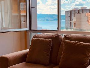 Część wypoczynkowa w obiekcie SANXENXO SUITES CON VISTAS Muy Bien Ubicado