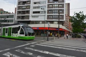Fotografie z fotogalerie ubytování Superviews, parking 24h vigilado incluido y Netflix en habitación independiente con baño privado en apartamento particular, Français&English v destinaci Bilbao