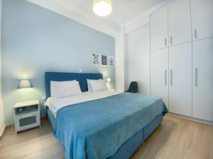 A bed or beds in a room at Beautiful house by the sea