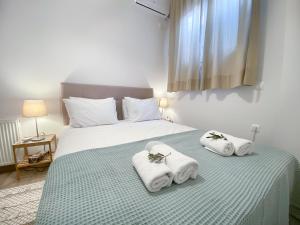 A bed or beds in a room at Beautiful house by the sea