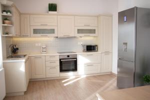 A kitchen or kitchenette at Beautiful house by the sea