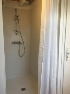 Ένα μπάνιο στο Studio sauna, Homes d'Opale +7 φωτογραφίες