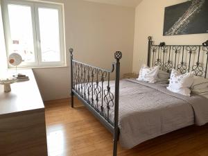 Giường trong phòng chung tại Villa Lente +41 ảnh