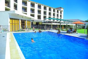 Bazén v ubytování Haile Resort Adama nebo v jeho okolí