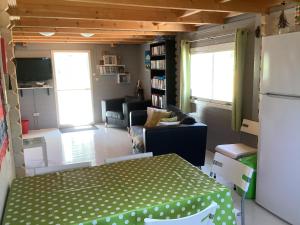 Area tempat duduk di THE CABIN, KYPARISSIA