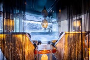Posezení v ubytování Chalet Zermatt Peak - Your Own Private Luxury Chalet - Includes Professional Staff and Catering - Voted World's Best Chalet
