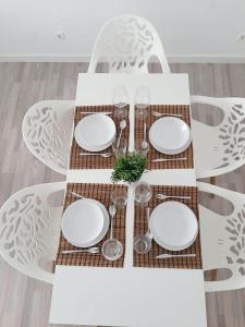 Zdjęcie z galerii obiektu Central & Beautiful Apartment by DV Properties #P2 w Maladze