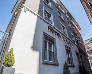 The building in which a szállodákat is located