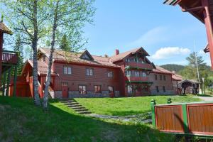 Budova, kde se prázdninový areál nachází