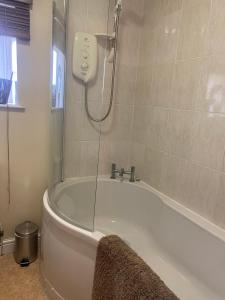 Ένα μπάνιο στο Ellers Farm Cottage +26 φωτογραφίες