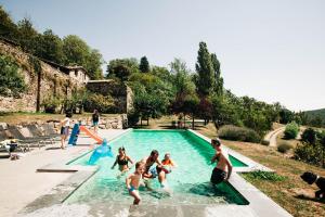 Bazén v ubytování Hotel Boutique El Mariner nebo v jeho okolí