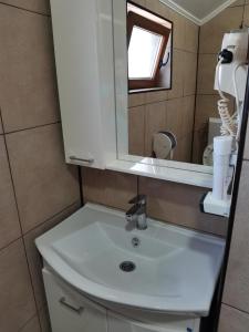Kupatilo u objektu JOKSIM Rooms&Restaurant