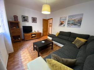 Телевизор и/или развлекательный центр в 100 metros de las mejores playas de los Cristianos