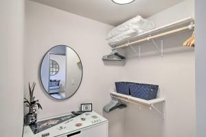 Fotografie z fotogalerie ubytování Chic Bozeman Apartment - 1 Block Off West Main St! v destinaci Bozeman