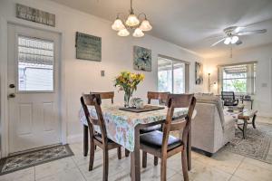 Gambar di galeri bagi 2 Mi to Boardwalk Home with Grill in Dania Beach! di Dania Beach
