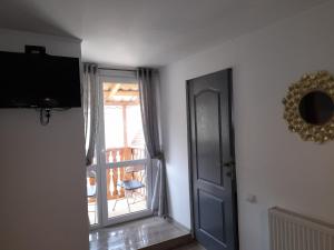 Φωτογραφία από το άλμπουμ του Pensiunea Poiana Soarelui σε Ciungetu