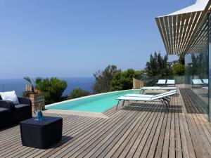 Bazén v ubytovaní Villa Luxury Paradise alebo v jeho blízkosti
