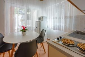Küche/Küchenzeile in der Unterkunft Apartments Zorica