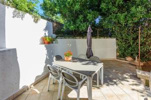 Ein Garten an der Unterkunft Apartments Zorica