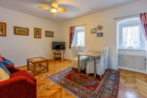 Posedenie v ubytovaní Apartments Villa 7