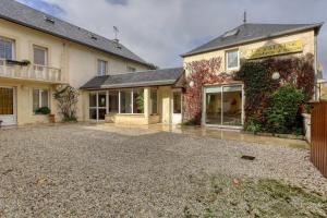 Galeriebild der Unterkunft Maison de 5 chambres avec jardin clos et wifi a Commes a 6 km de la plage in Commes