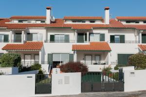 Gallery image of Gelfa Beach House in Viana do Castelo +37 photos