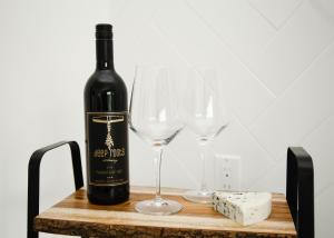 Photo de la galerie de l'établissement Naramata Courtyard Suites, à Naramata 37 autres photos