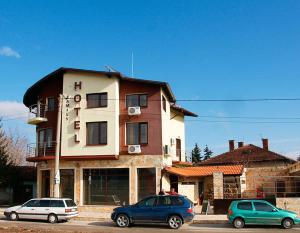 Φωτογραφία από το άλμπουμ του Hi-Life Family Hotel σε Novi Iskŭr +20 φωτογραφίες