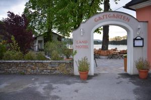 Zdjęcie z galerii obiektu Fischwirtshaus Landmotel Die Donaurast w mieście Persenbeug