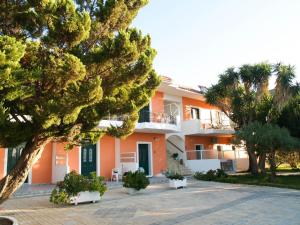 Gallery image of Lazaris Apartments in Agios Ioannis Lefkada in Lefkada Town