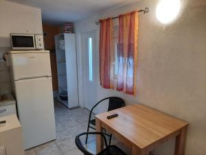 Galeriebild der Unterkunft Apartman Ella in Vrsi + 20 Fotos